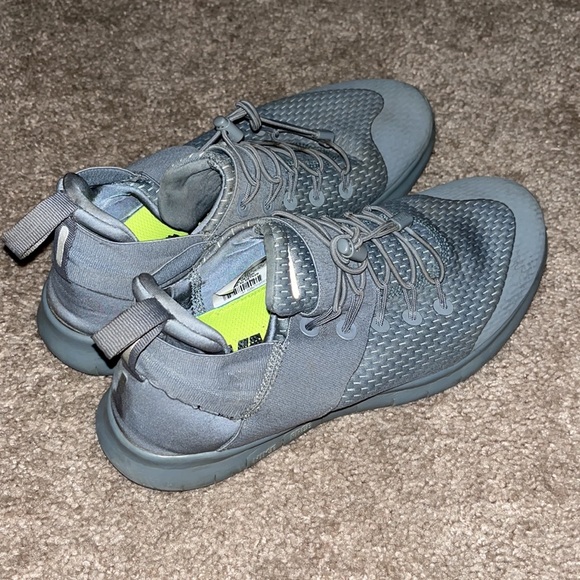 Worn Nike running shoes gray size 9 - Picture 4 of 6